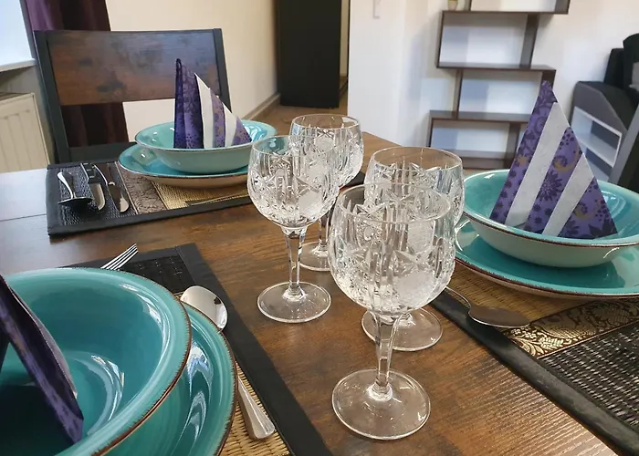 At Park, Luxurioese Mit Terrasse Und Parkplatz Im Herzen Von *