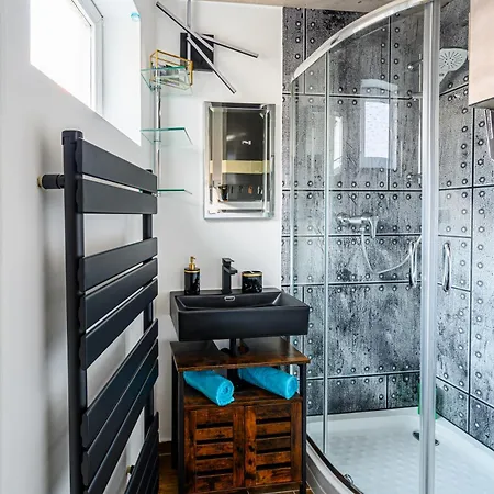 At Park, Luxurioese Mit Terrasse Und Parkplatz Im Herzen Von Daire