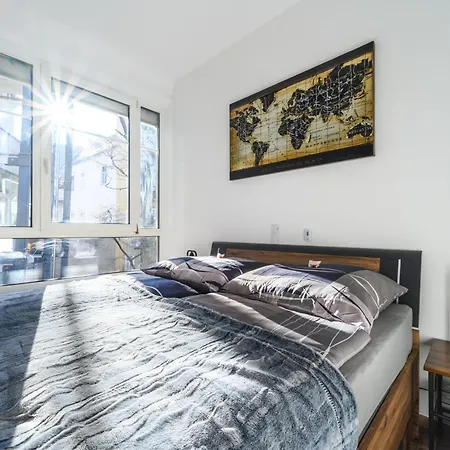Appartement At Park, Luxurioese Mit Terrasse Und Parkplatz Im Herzen Von *
