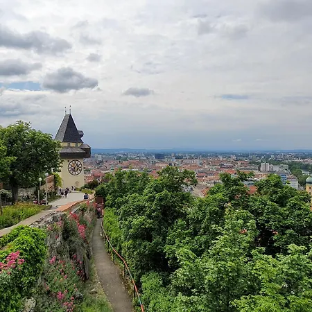 At Park, Luxurioese Mit Terrasse Und Parkplatz Im Herzen Von Graz