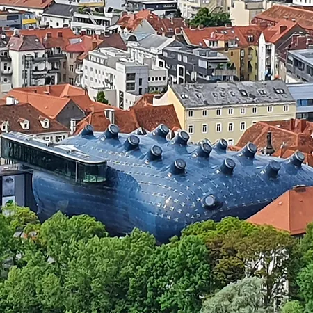 Daire At Park, Luxurioese Mit Terrasse Und Parkplatz Im Herzen Von Graz