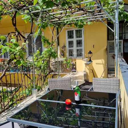 At Park, Luxurioese Mit Terrasse Und Parkplatz Im Herzen Von Apartment