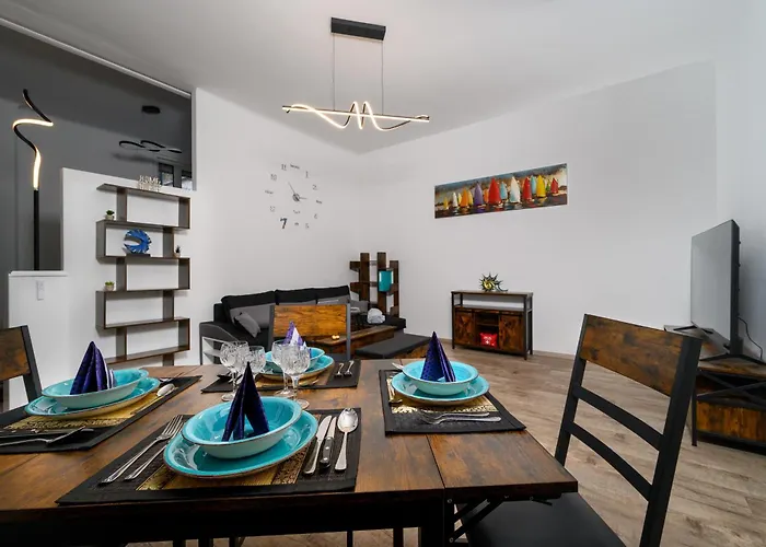 At Park, Luxuriöse Mit Terrasse Und Parkplatz Im Herzen Von *