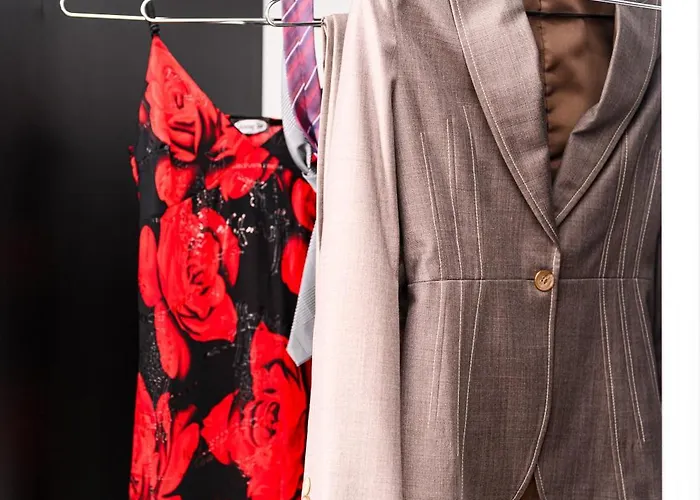 At Park, Luxuriöse Mit Terrasse Und Parkplatz Im Herzen Von