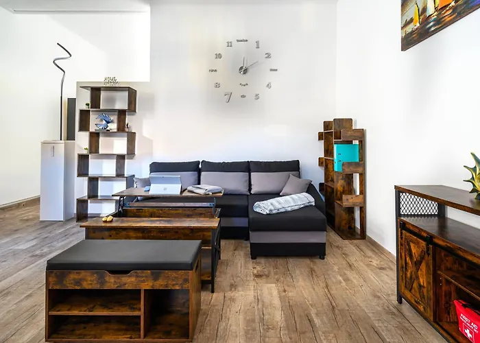 At Park, Luxuriöse Mit Terrasse Und Parkplatz Im Herzen Von Graz