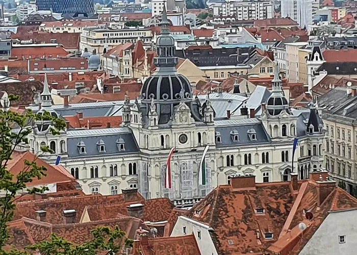 At Park, Luxuriöse Mit Terrasse Und Parkplatz Im Herzen Von Apartment Graz