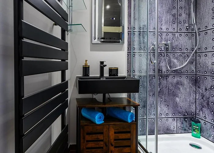 At Park, Luxuriöse Mit Terrasse Und Parkplatz Im Herzen Von *