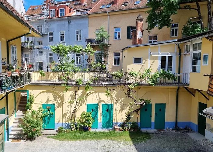 At Park, Luxuriöse Mit Terrasse Und Parkplatz Im Herzen Von