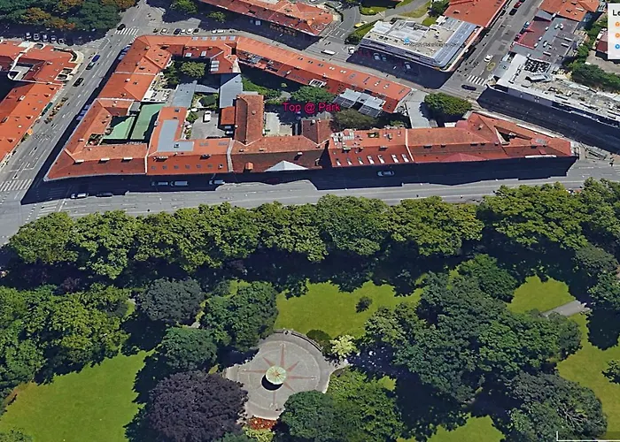 Appartamento At Park, Luxurioese Mit Terrasse Und Parkplatz Im Herzen Von *